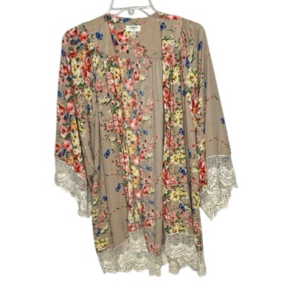 Umgee Beige Orange‎ Floral Kimono with Lace Accents. Small/Medium.